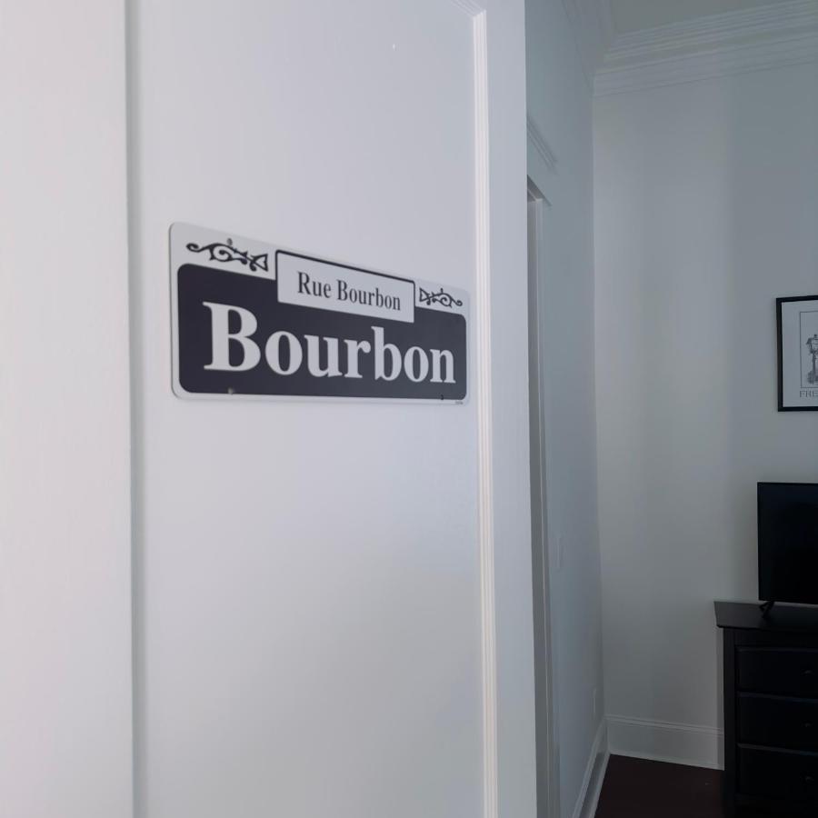 The Historic Bourbon Suit Walk To French Quarter New Orleans Exteriör bild